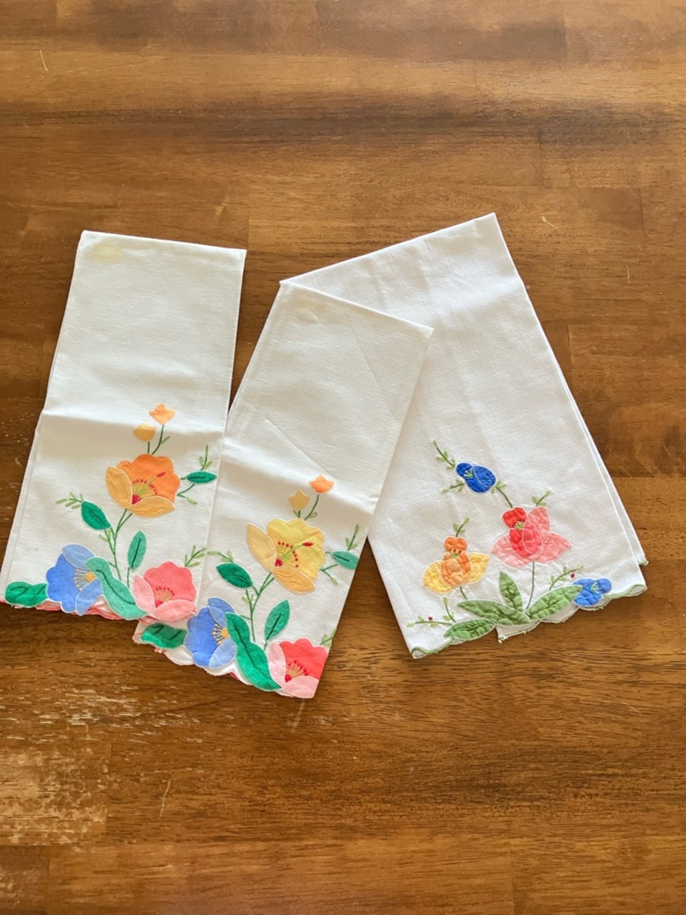 Vintage Floral Embroidered Hand Towels and Bun Cozy